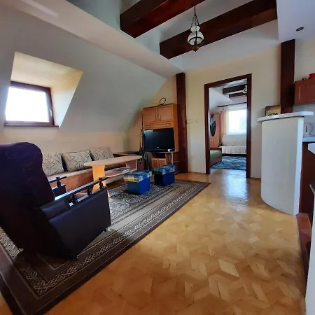 Noclegi W Ksiegarni Apartment *