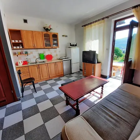 Noclegi W Ksiegarni Apartment *