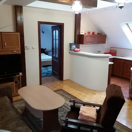 Noclegi W Ksiegarni Apartment *